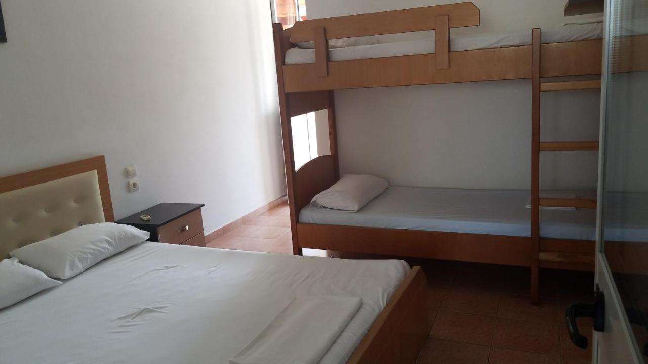 Rooms And Apartments Analipsi Shëngjin Esterno foto